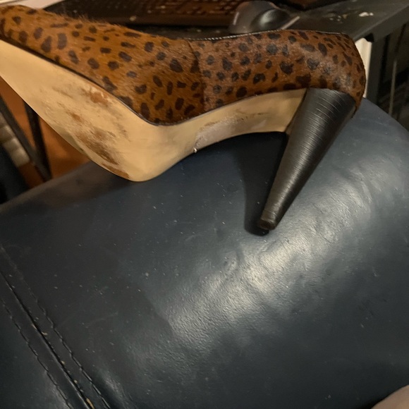 Cute Banana Republic cheetah pump - Picture 4 of 6